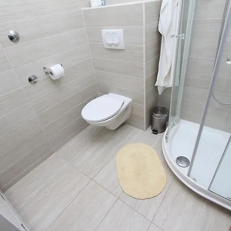 Hanna Apartman *